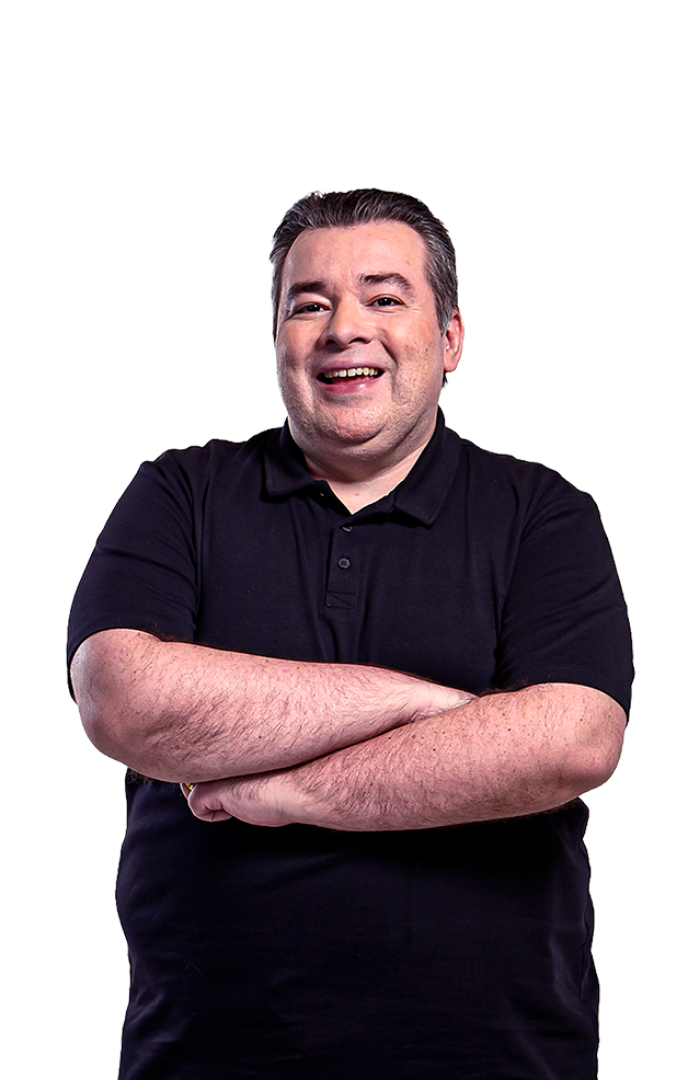 Foto do Romulo Mendonça apresentador, narrador da NBA e influencer agenciado pela Midia Hype